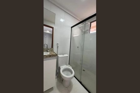 Banheiro de apartamento para alugar com 1 quarto, 40m² em Bom Jesus, Contagem
