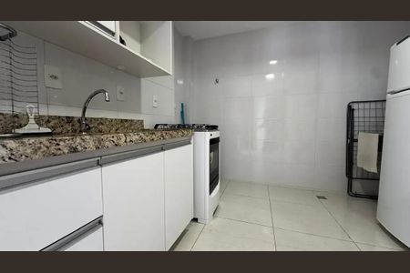 Cozinha de apartamento para alugar com 1 quarto, 40m² em Bom Jesus, Contagem