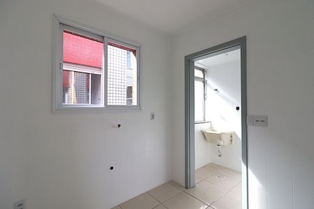 Cozinha de apartamento à venda com 2 quartos, 112m² em Jardim do Salso, Porto Alegre