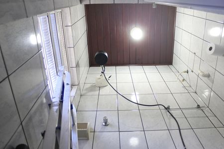 Banheiro  de kitnet/studio para alugar com 1 quarto, 50m² em Jardim Valeria, Guarulhos