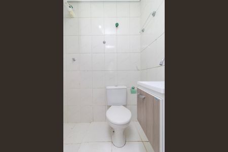 Banheiro de casa para alugar com 1 quarto, 60m² em Jardim Imbé, São Paulo