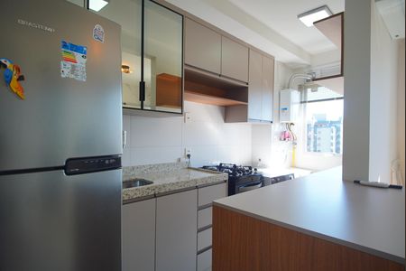 Cozinha de apartamento para alugar com 2 quartos, 57m² em Passo D’areia, Porto Alegre