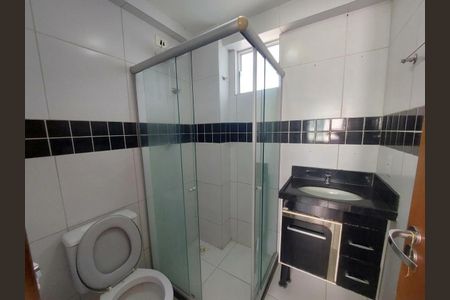 Banheiro de apartamento para alugar com 2 quartos, 52m² em Eldorado, Contagem