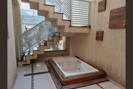 Casa à venda com 3 quartos, 250m² em Cerâmica, São Caetano do Sul