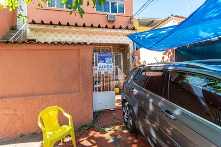 Fachada de casa para alugar com 2 quartos, 100m² em Vista Alegre, Rio de Janeiro