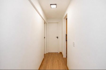 Corredor de apartamento para alugar com 2 quartos, 59m² em Portão, Curitiba