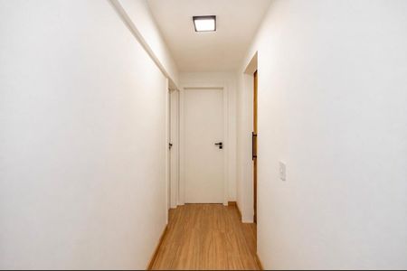 Corredor de apartamento para alugar com 2 quartos, 59m² em Portão, Curitiba