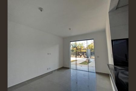 Casa à venda com 80m², 3 quartos e 2 vagas
