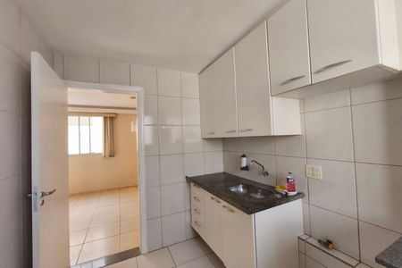 Cozinha de apartamento para alugar com 3 quartos, 65m² em Vila Satúrnia, Campinas