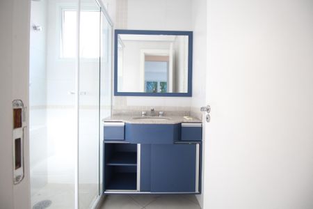 Banheiro de apartamento para alugar com 2 quartos, 80m² em Petrópolis, Porto Alegre