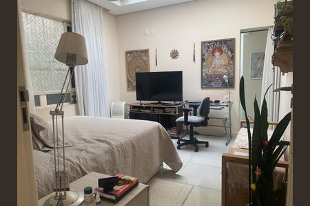 Casa à venda com 3 quartos, 375m² em Cachoeirinha, Belo Horizonte