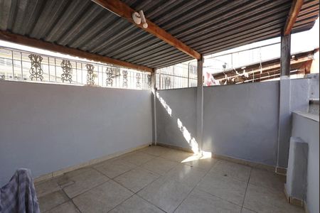 Quintal de casa de condomínio para alugar com 2 quartos, 65m² em Cambuci, São Paulo