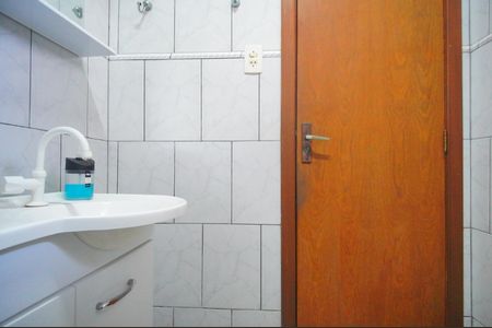 Banheiro 2 de casa à venda com 5 quartos, 300m² em Industrial, Novo Hamburgo