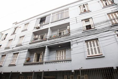 Fachada de apartamento à venda com 2 quartos, 60m² em Santana, Porto Alegre