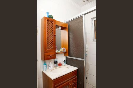 Banheiro de apartamento à venda com 2 quartos, 60m² em Santana, Porto Alegre