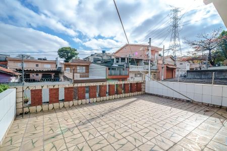 Casa à venda com 187m², 4 quartos e 3 vagas Casa à venda com 187m², 4 quartos e 3 vagasVaranda