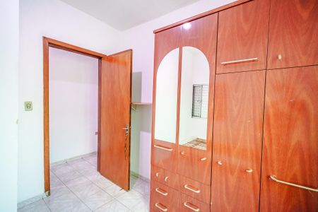 Casa à venda com 187m², 4 quartos e 3 vagas Casa à venda com 187m², 4 quartos e 3 vagasQuarto 1