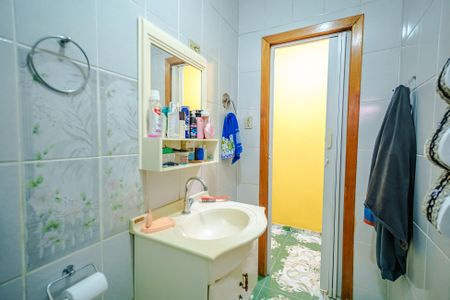 Casa à venda com 187m², 4 quartos e 3 vagas Casa à venda com 187m², 4 quartos e 3 vagasBanheiro 1