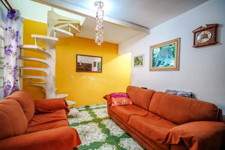 Casa à venda com 187m², 4 quartos e 3 vagas Casa à venda com 187m², 4 quartos e 3 vagasSala