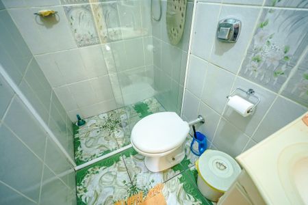 Casa à venda com 187m², 4 quartos e 3 vagas Casa à venda com 187m², 4 quartos e 3 vagasBanheiro 1