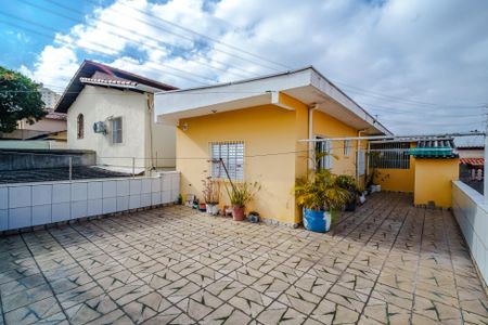 Casa à venda com 187m², 4 quartos e 3 vagas Casa à venda com 187m², 4 quartos e 3 vagasVaranda
