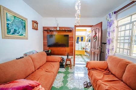 Casa à venda com 187m², 4 quartos e 3 vagas Casa à venda com 187m², 4 quartos e 3 vagasSala