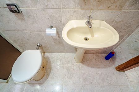 Casa à venda com 187m², 4 quartos e 3 vagas Casa à venda com 187m², 4 quartos e 3 vagasBanheiro 2