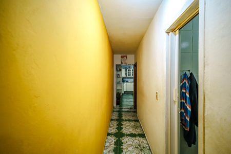 Casa à venda com 187m², 4 quartos e 3 vagas Casa à venda com 187m², 4 quartos e 3 vagasCorredor quartos