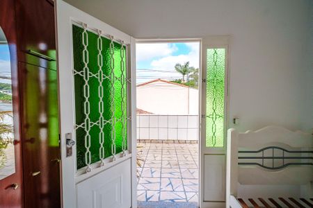 Casa à venda com 187m², 4 quartos e 3 vagas Casa à venda com 187m², 4 quartos e 3 vagasQuarto 1
