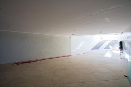 Garagem de casa para alugar com 3 quartos, 297m² em Vila Bela Vista, Santo André