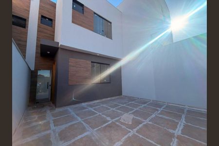 Casa à venda com 3 quartos, 110m² em Manacás, Belo Horizonte