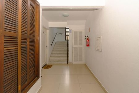 Área comum de kitnet/studio para alugar com 1 quarto, 30m² em Floresta, Porto Alegre
