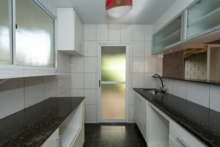 COZINHA de casa para alugar com 3 quartos, 135m² em Buritis, Belo Horizonte