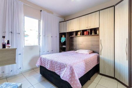 Casa à venda com 2 quartos, 68m² em Parque Oratório, Santo André