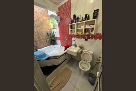 Banheiro de casa à venda com 4 quartos, 110m² em Parque Casa de Pedra, São Paulo