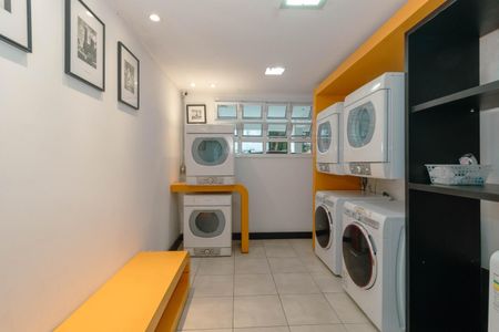 Área externa de apartamento para alugar com 2 quartos, 78m² em Petrópolis, Porto Alegre