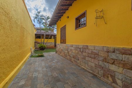 Casa à venda com 3 quartos, 205m² em Itapoã, Belo Horizonte