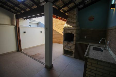 Casa de condomínio para alugar com 146m², 3 quartos e 2 vagas