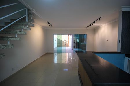 Casa de condomínio para alugar com 146m², 3 quartos e 2 vagas