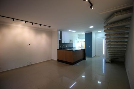 Casa de condomínio para alugar com 146m², 3 quartos e 2 vagas