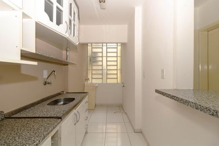 Cozinha de apartamento para alugar com 1 quarto, 48m² em São Sebastião, Porto Alegre
