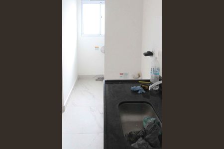 Cozinha de apartamento para alugar com 2 quartos, 36m² em Vila Antonieta, São Paulo