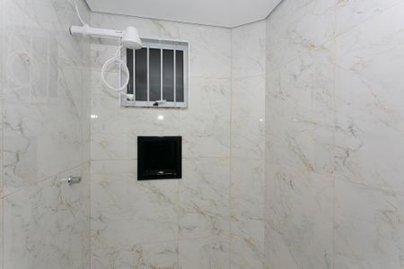 Banheiro de apartamento para alugar com 1 quarto, 38m² em Vila Carrão, São Paulo