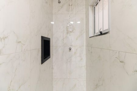 Banheiro de apartamento para alugar com 1 quarto, 42m² em Vila Carrão, São Paulo