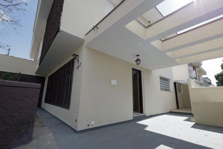 Casa à venda com 161m², 3 quartos e 3 vagas Casa à venda com 161m², 3 quartos e 3 vagasQuintal e Garagem