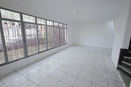 Casa à venda com 161m², 3 quartos e 3 vagas Casa à venda com 161m², 3 quartos e 3 vagasSala
