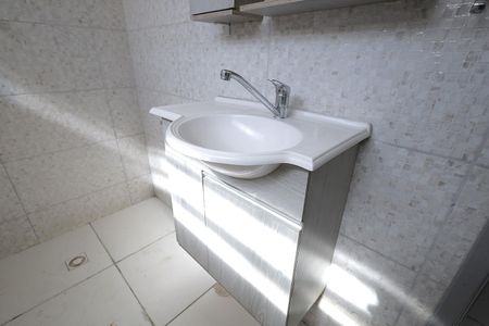 Casa à venda com 161m², 3 quartos e 3 vagas Casa à venda com 161m², 3 quartos e 3 vagasBanheiro 2