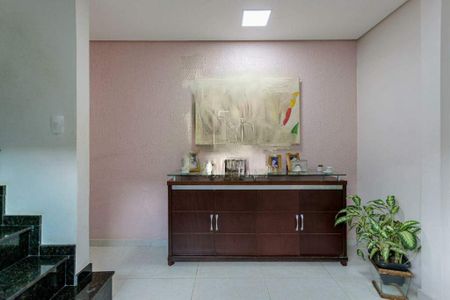 Casa à venda com 3 quartos, 253m² em Vila Lucinda, Santo André