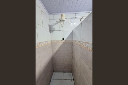 Banheiro de casa para alugar com 1 quarto, 80m² em Santo Antonio, Duque de Caxias