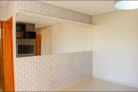 Sala de apartamento para alugar com 2 quartos, 1235m² em Setor Goiânia 2, Goiânia
